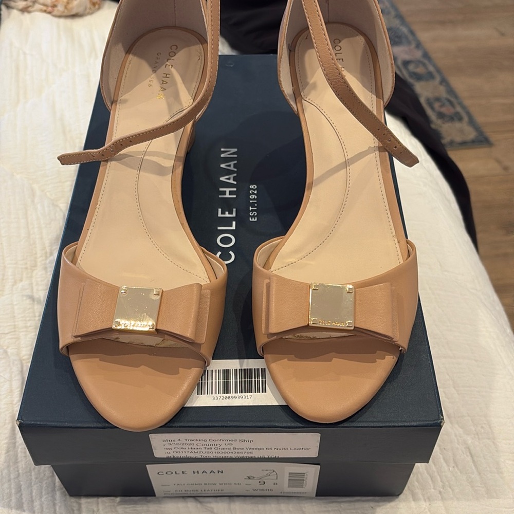 Cole haan tan size 9 heels